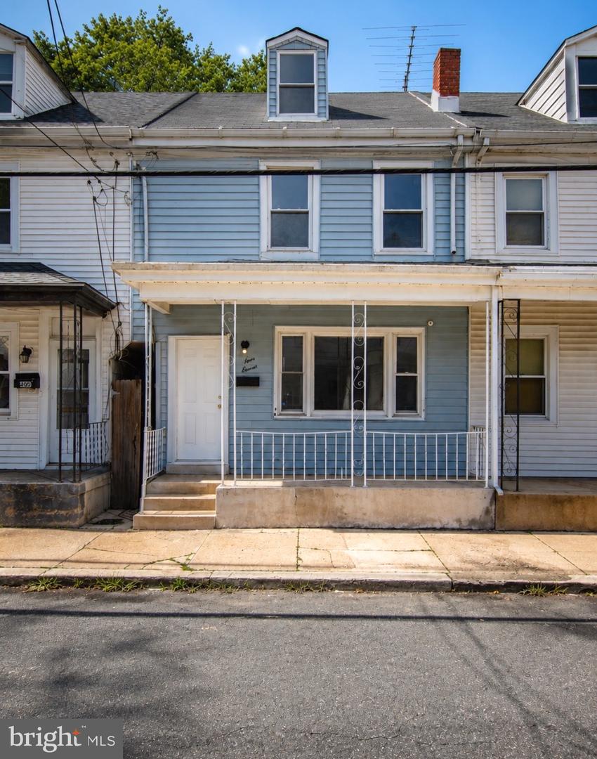 411 Lawrence St — photo