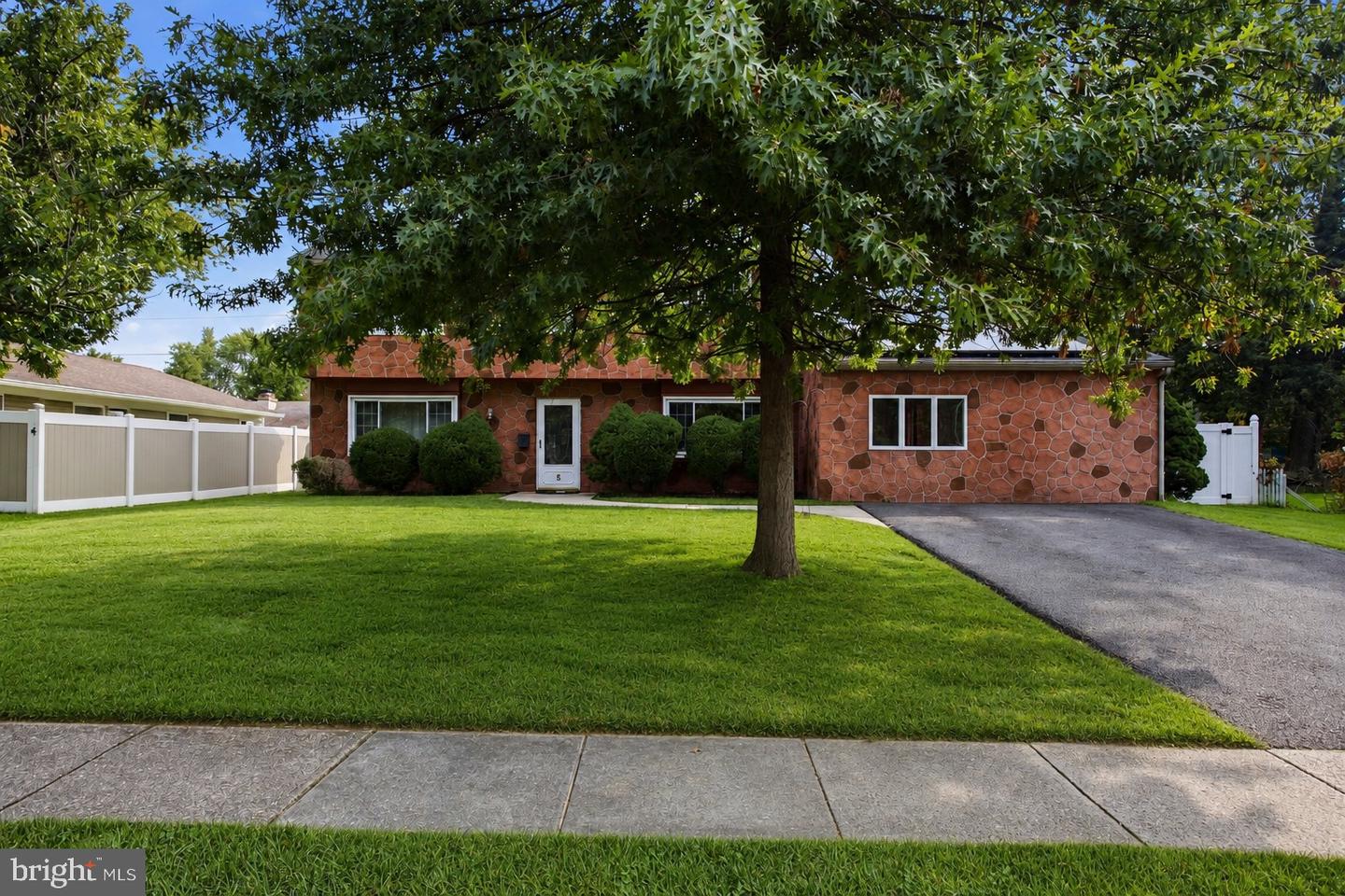 5 Newport Ln — photo