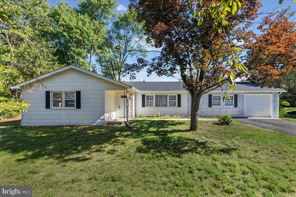 1 Spruce Ln — photo