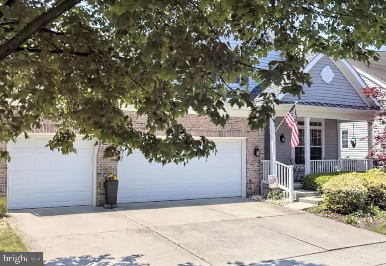4 Russ Farm Way, Delanco, NJ 08075