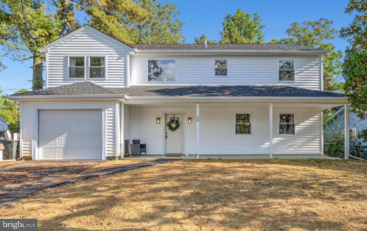 38 Pinafore Ln — photo