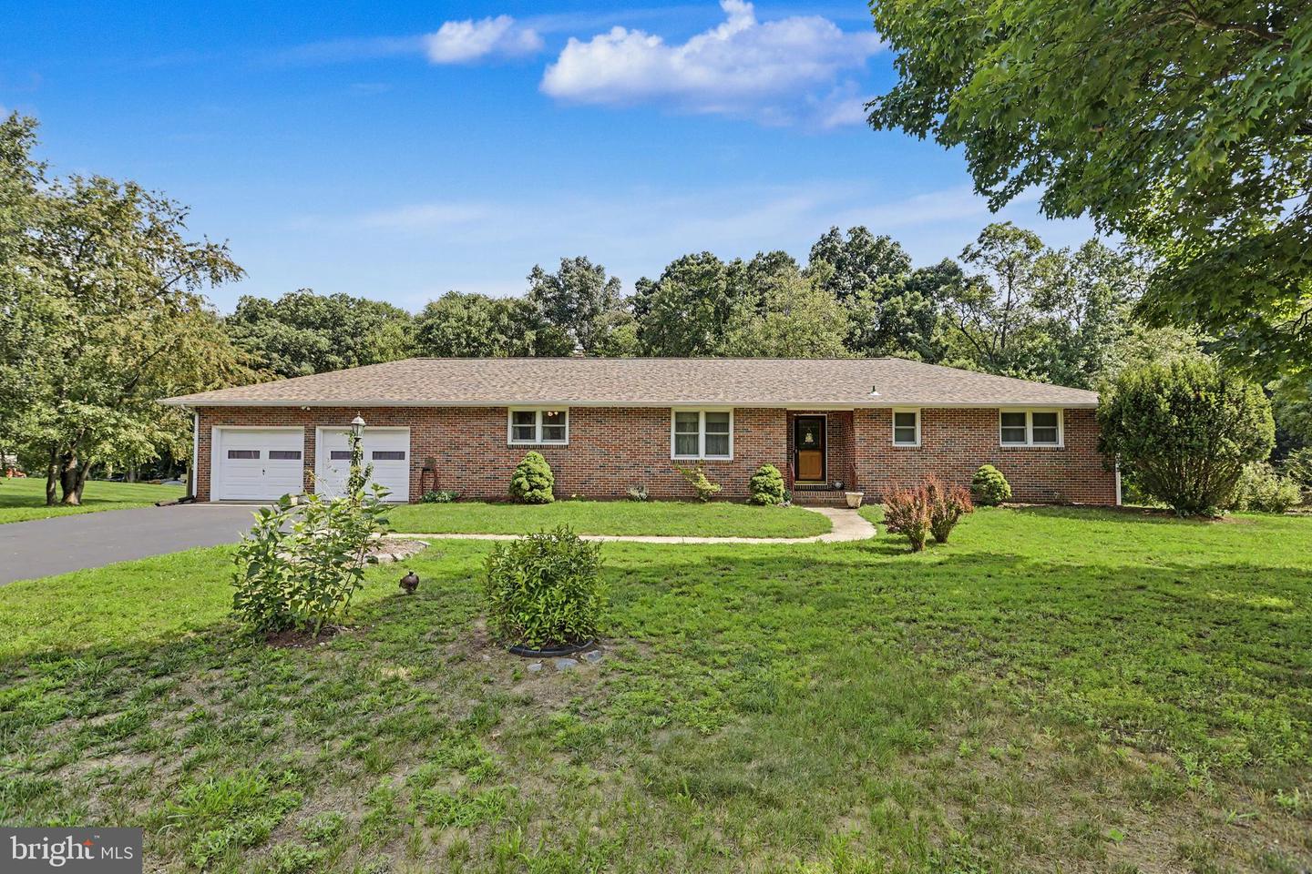 2048 Bustleton Road, Burlington, NJ 08016 — photo 2