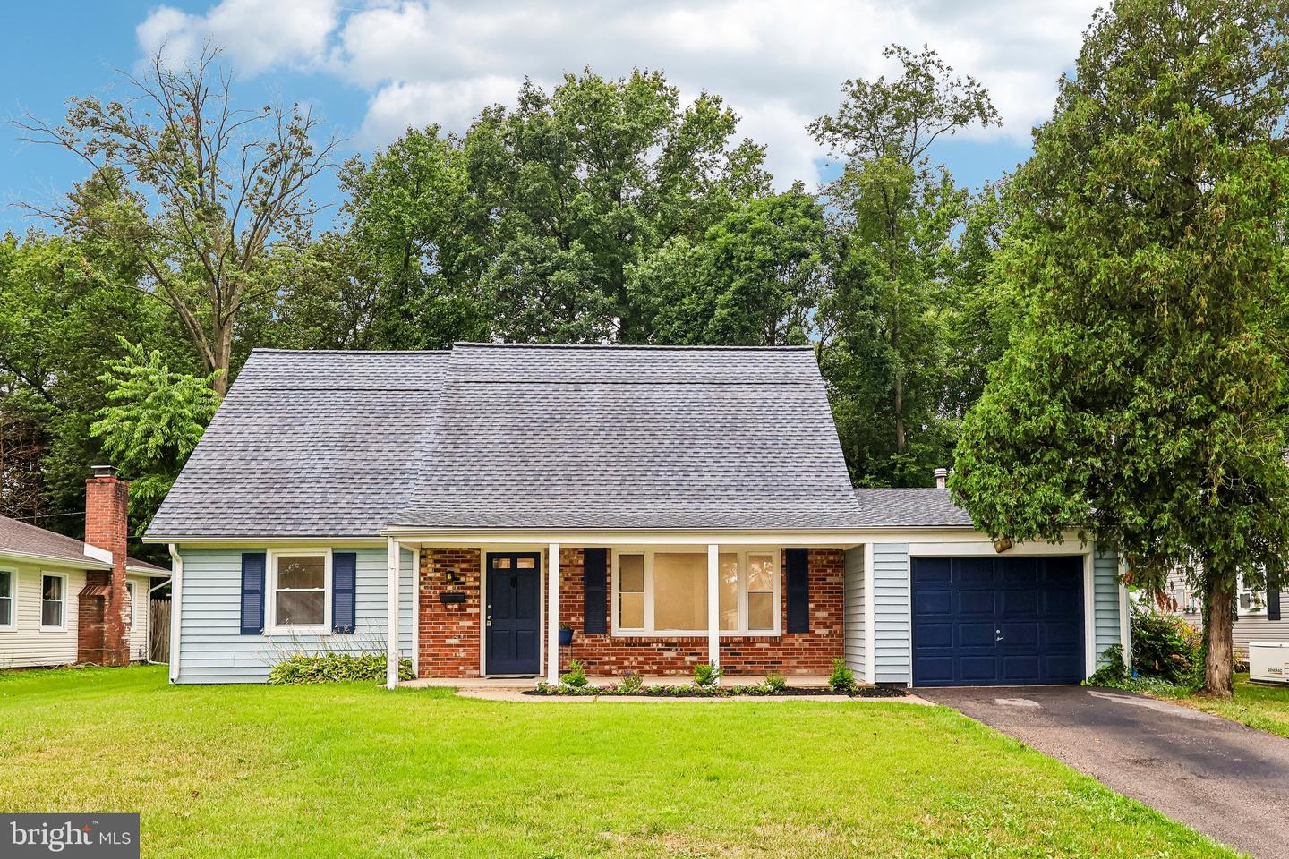 86 E River Dr — photo