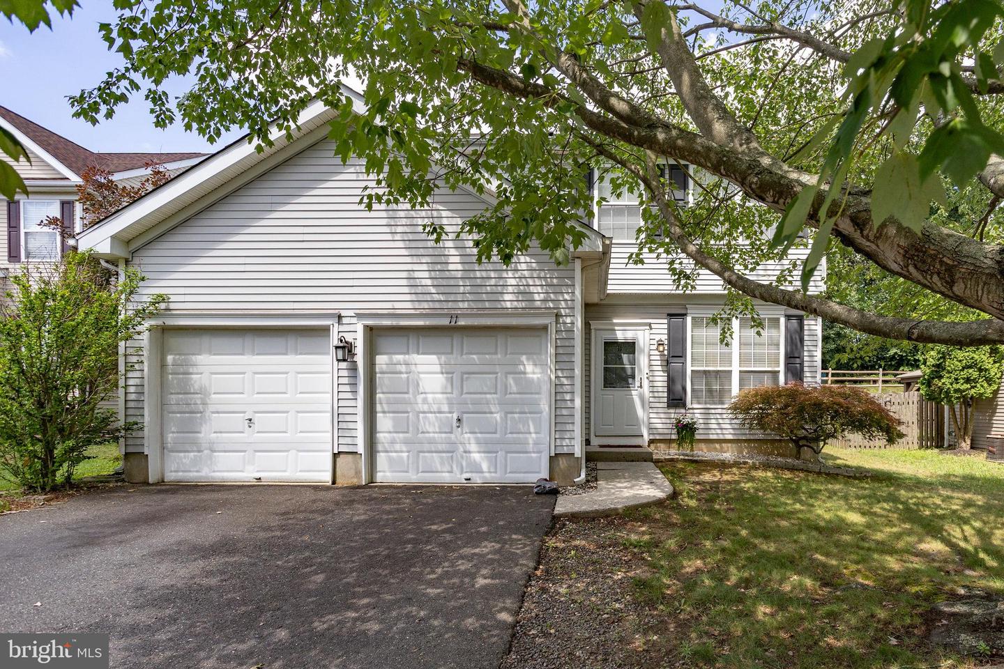 11 Lincoln Dr — photo