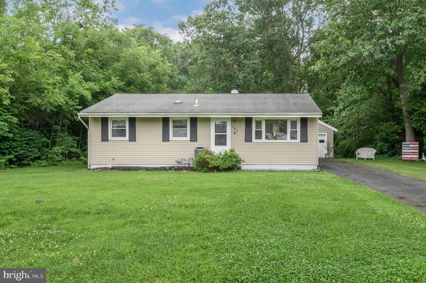 405 Magnolia Road, Mount Laurel, NJ 08054