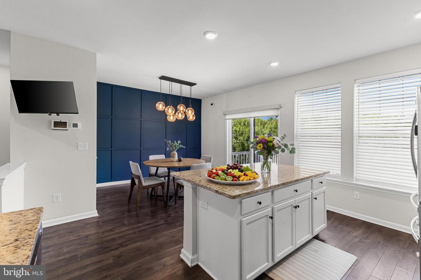 2 Naples Ln — photo