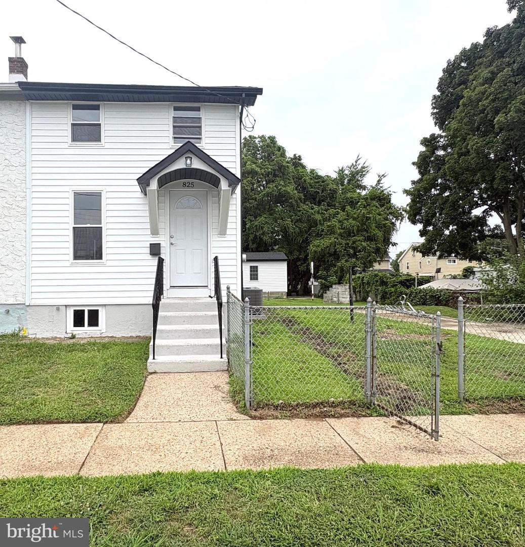 825 W 3rd St — photo