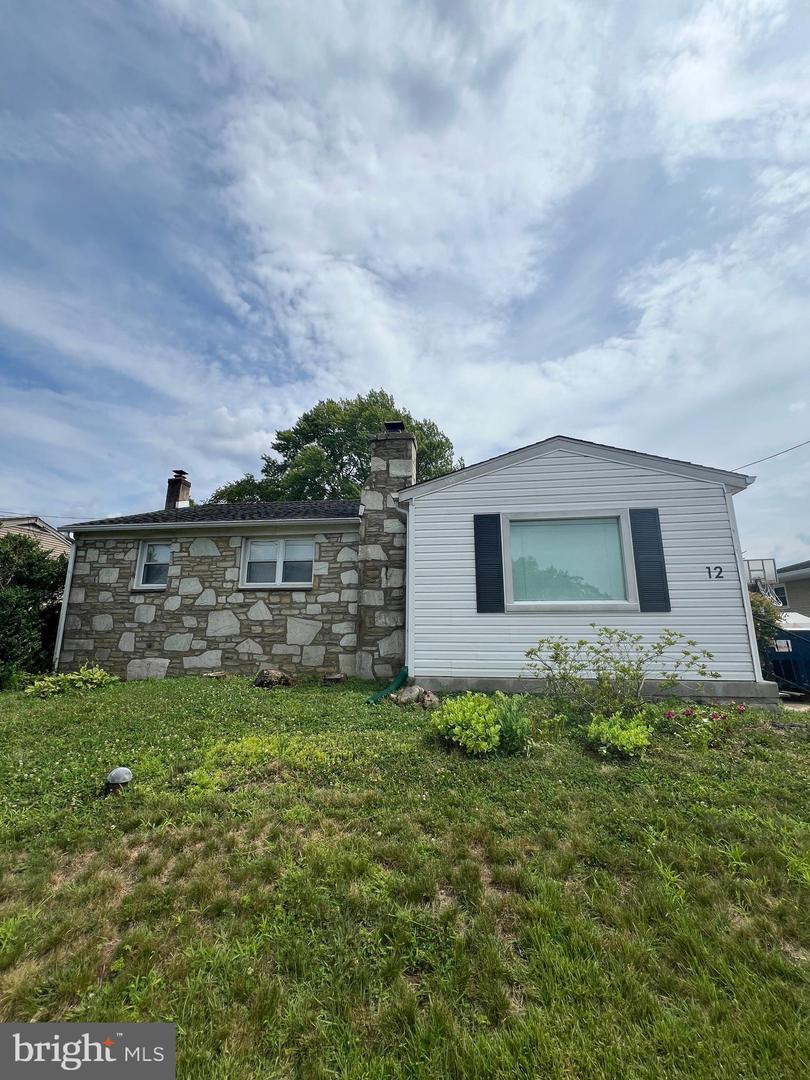 12 Collins Ln — photo