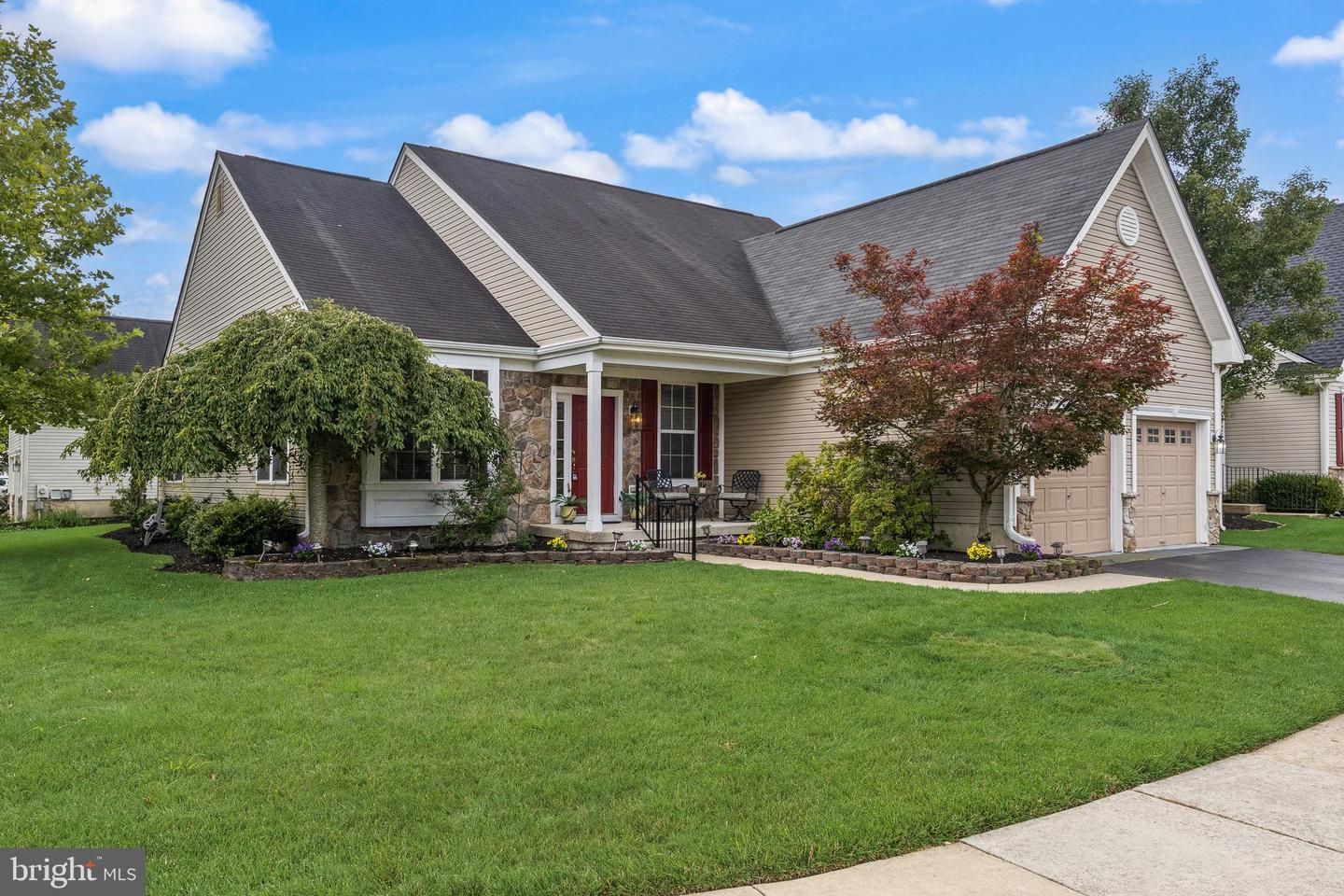 33 Hibiscus Dr — photo