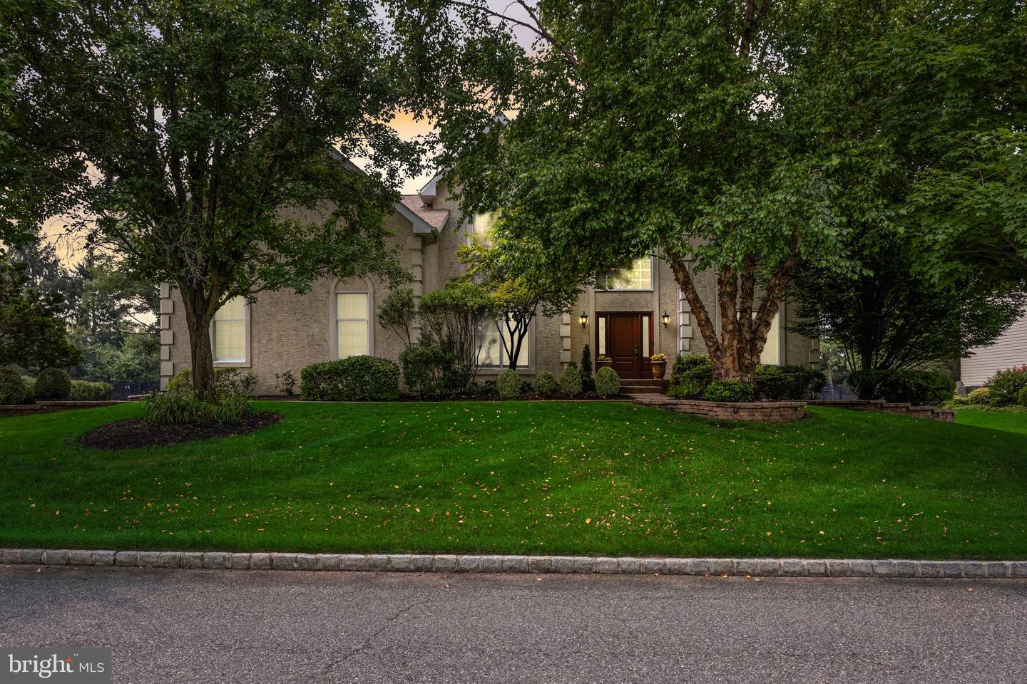 144 Country Club Dr — photo