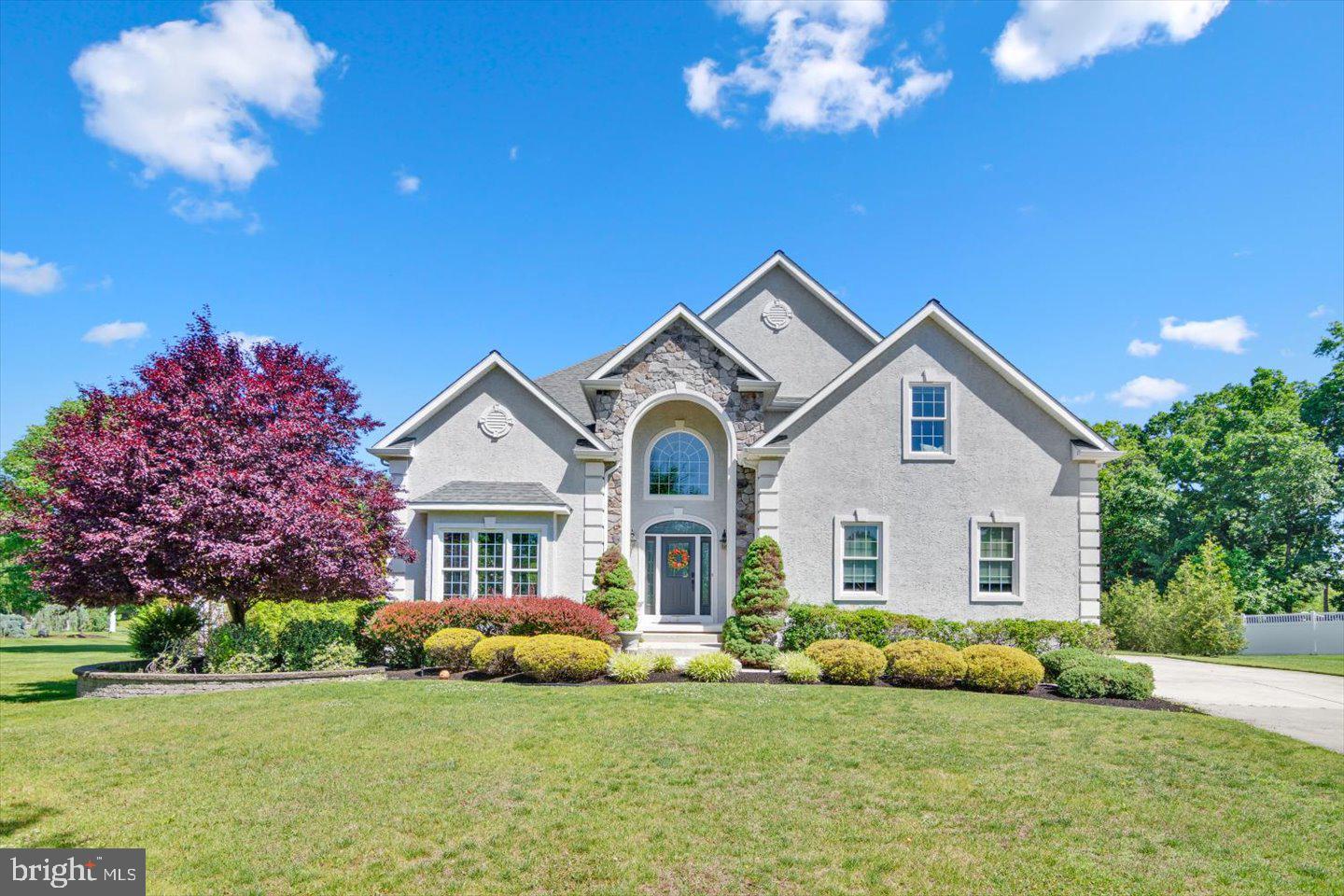 3 Jillian Way — photo