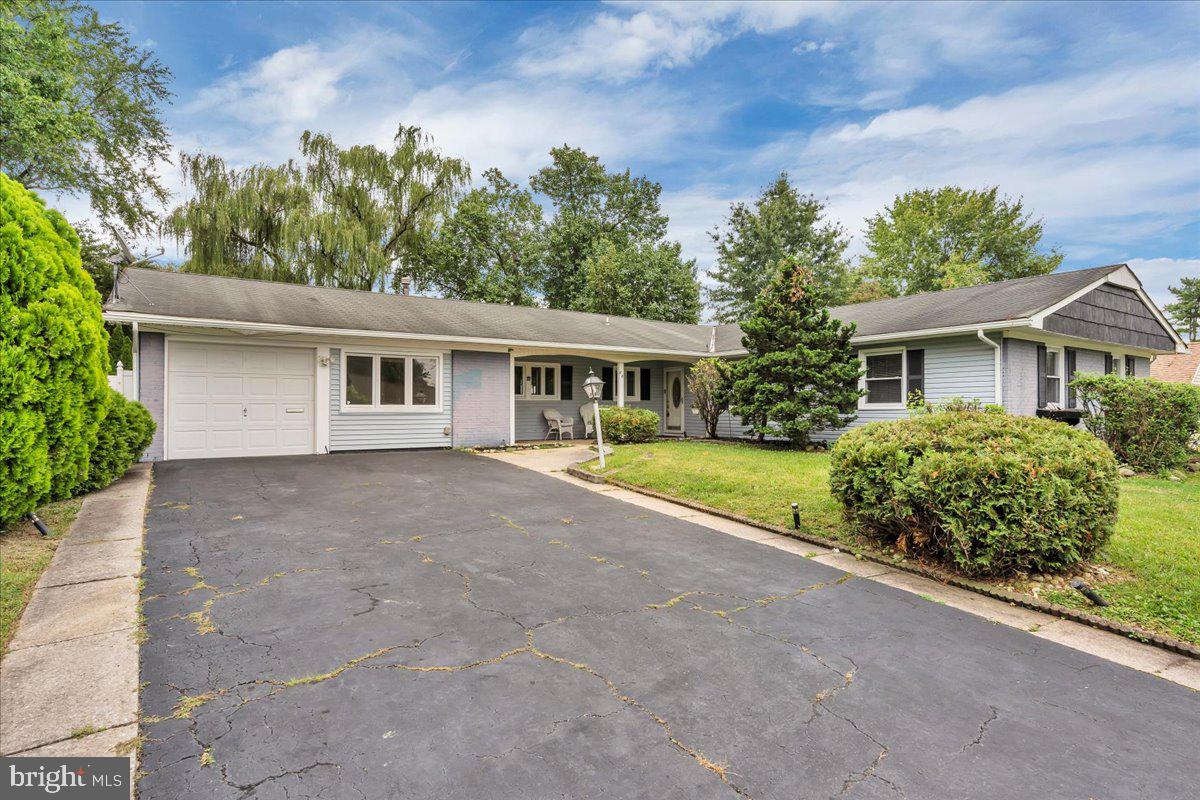 68 Thornhill Ln — photo