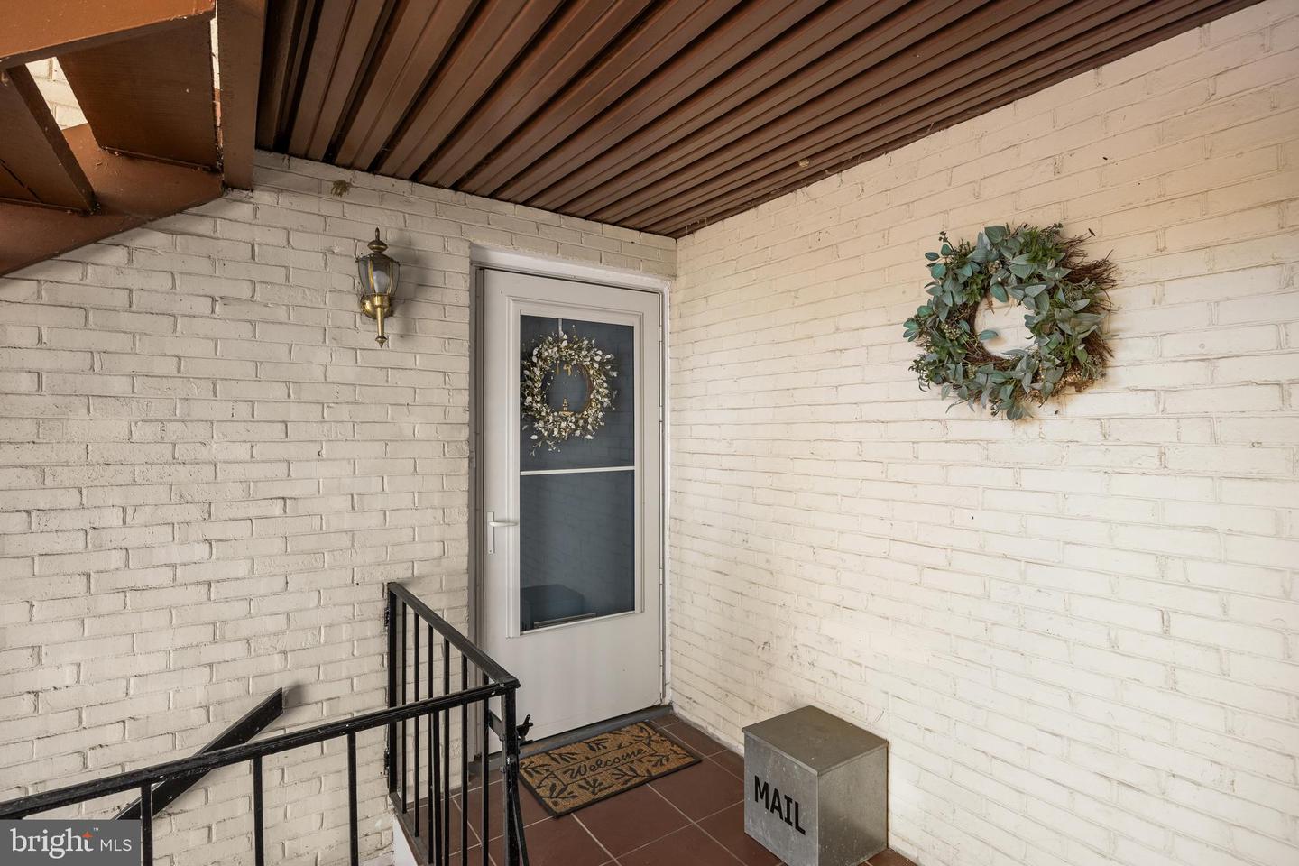14 E Close — photo