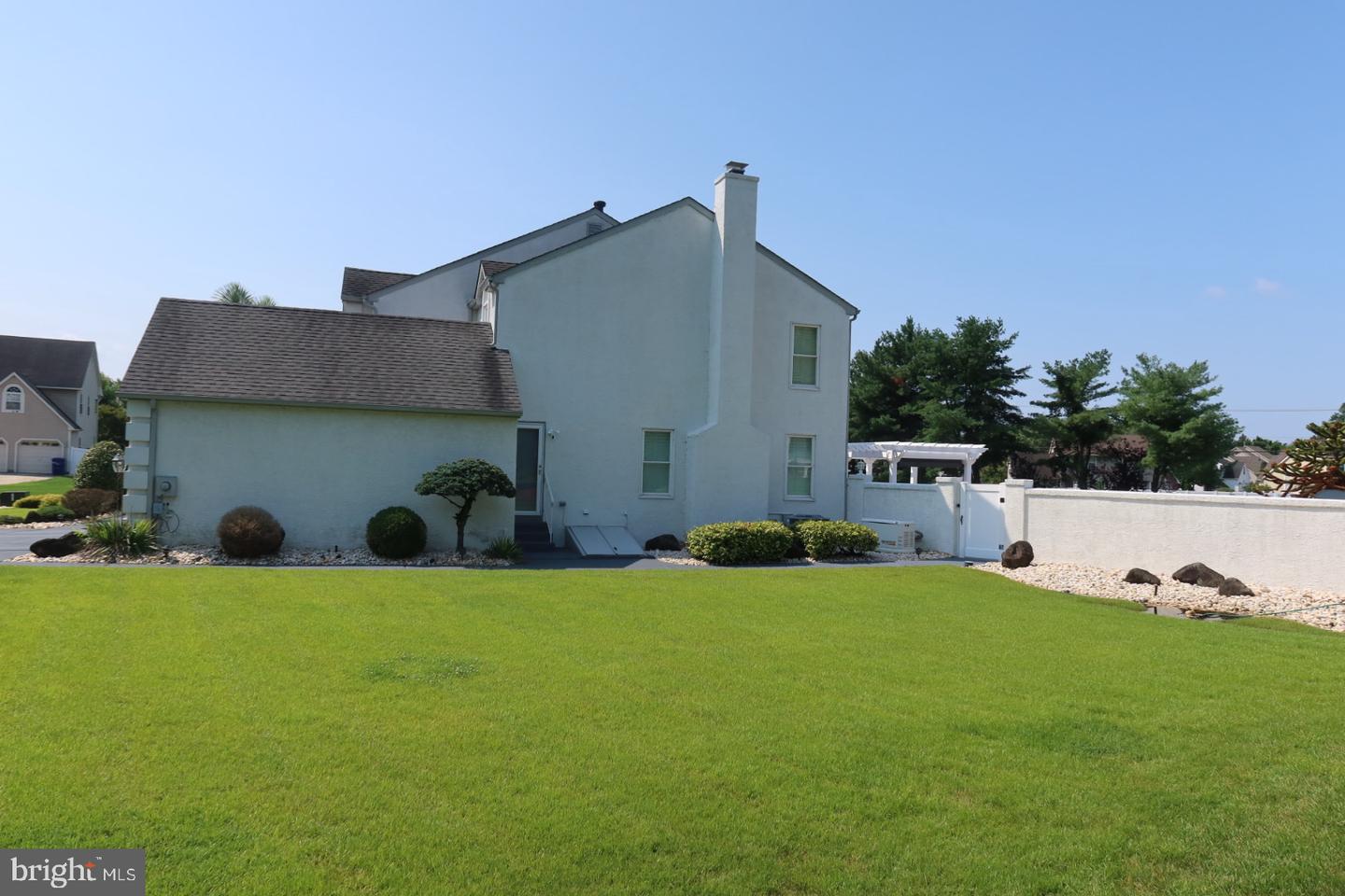 2100 Derby Dr — photo