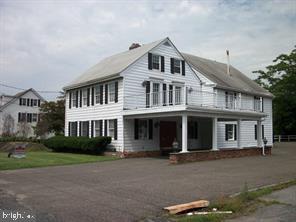 911 Route 130 S — photo
