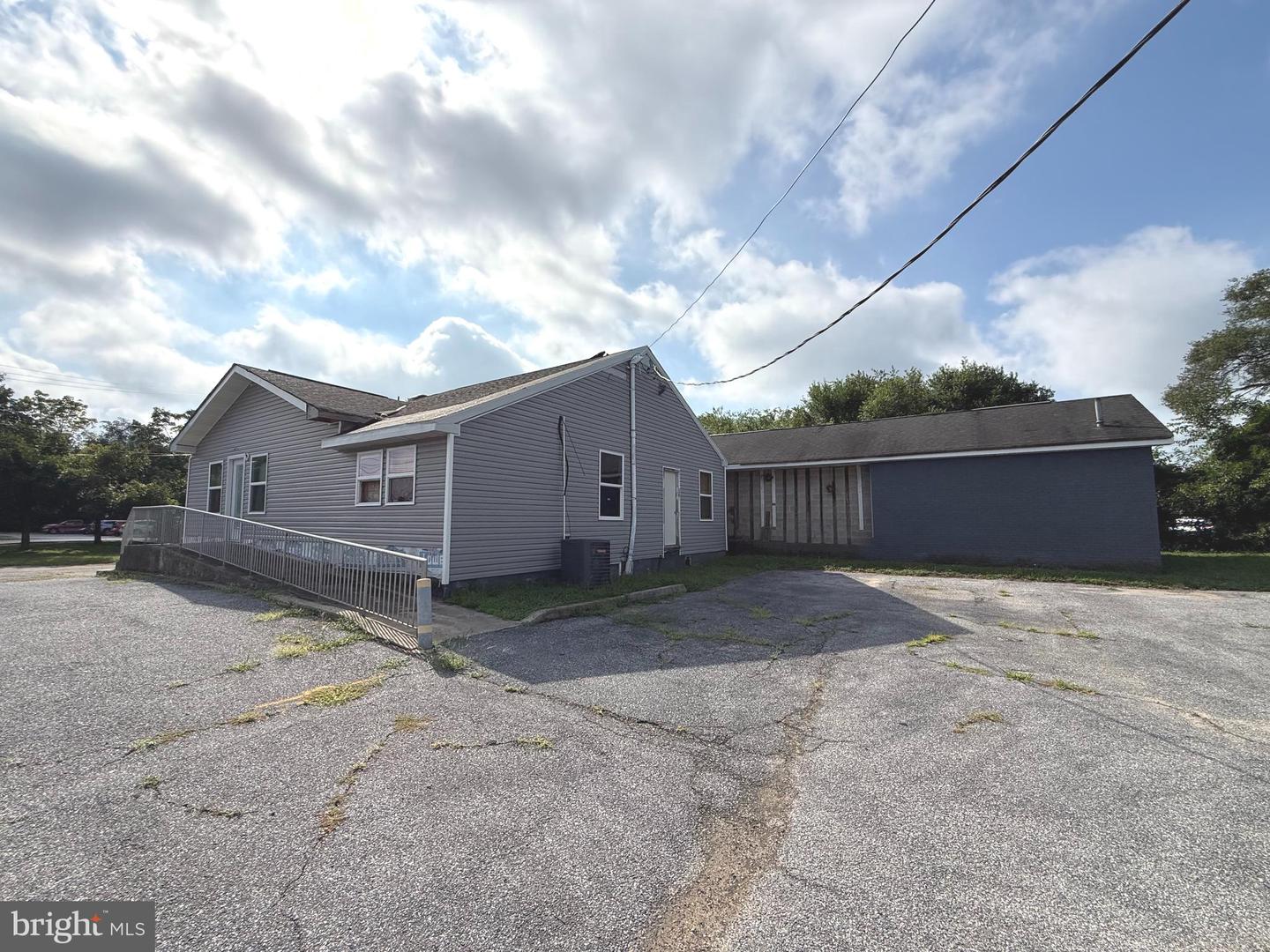 10 Sidney Ln — photo
