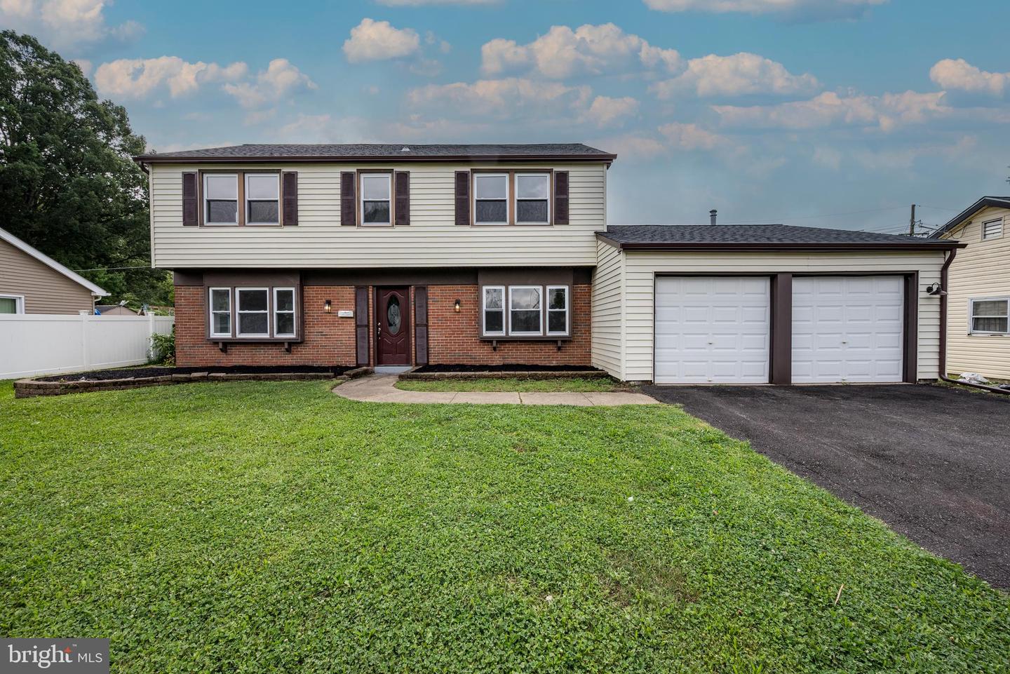 82 Gabriel Ln — photo