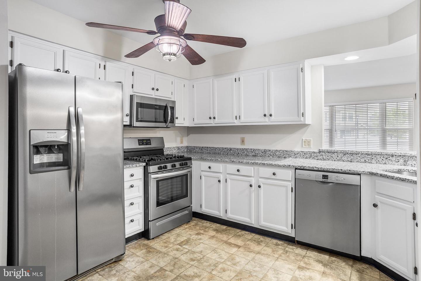 2902 Yarmouth Ln — photo