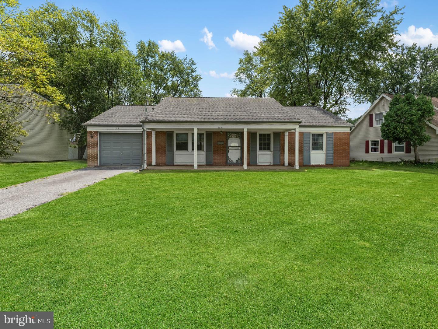 203 Evergreen Dr — photo