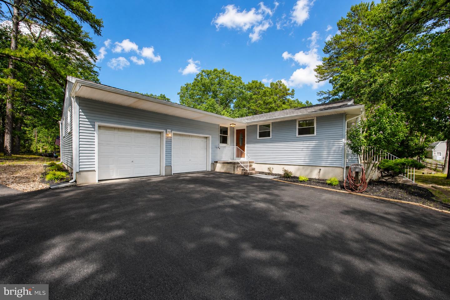 64 Summit Dr — photo
