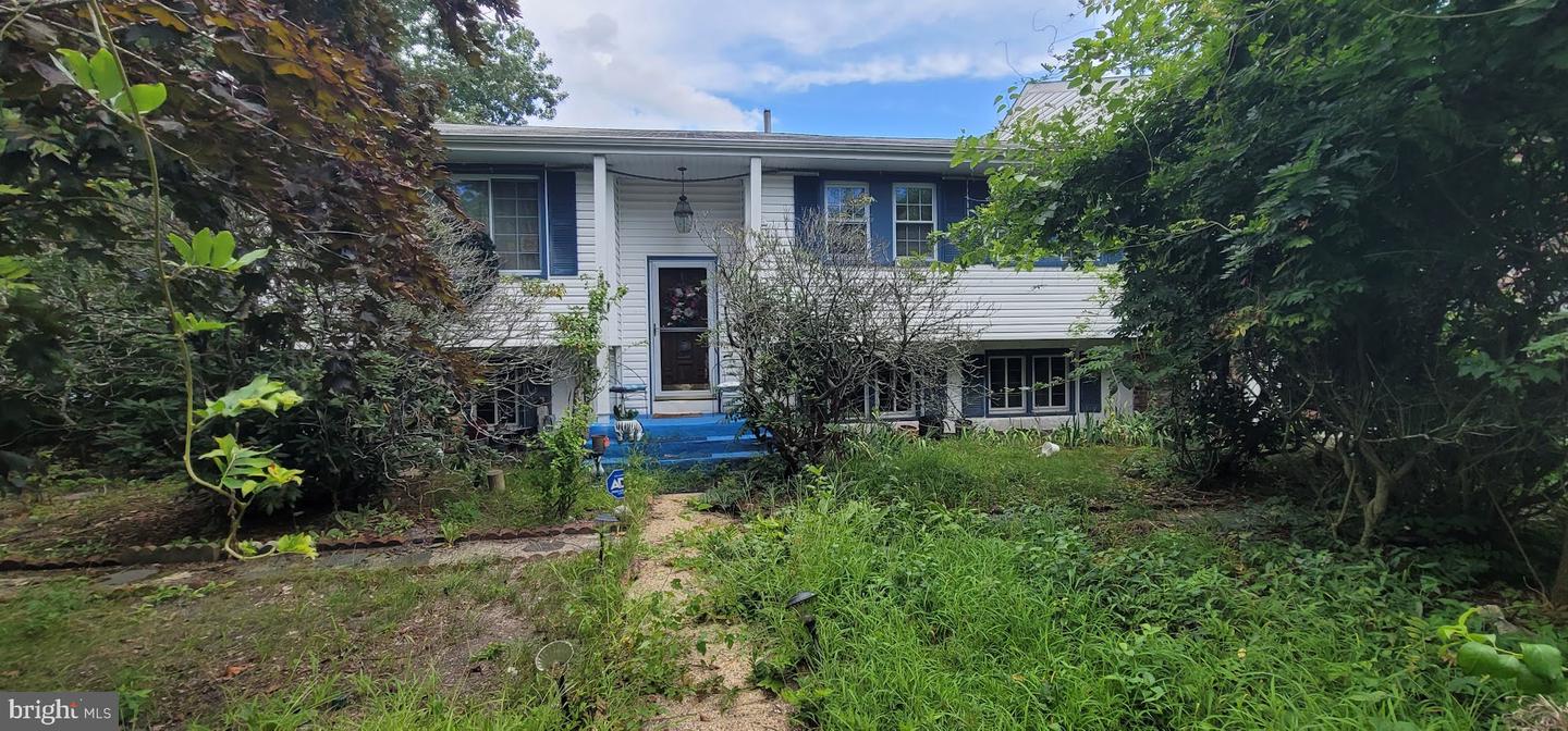 7 Sommers Ln — photo