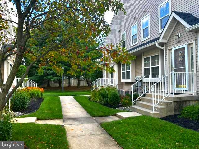 1504 Coventry Way — photo