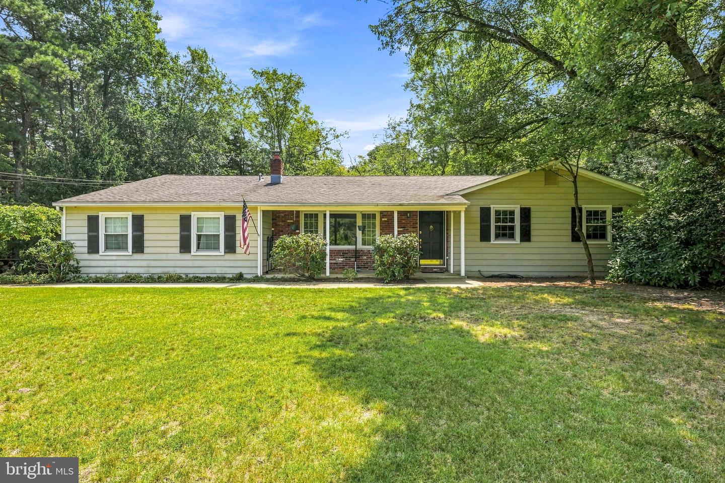 314 Lakeshore Dr — photo