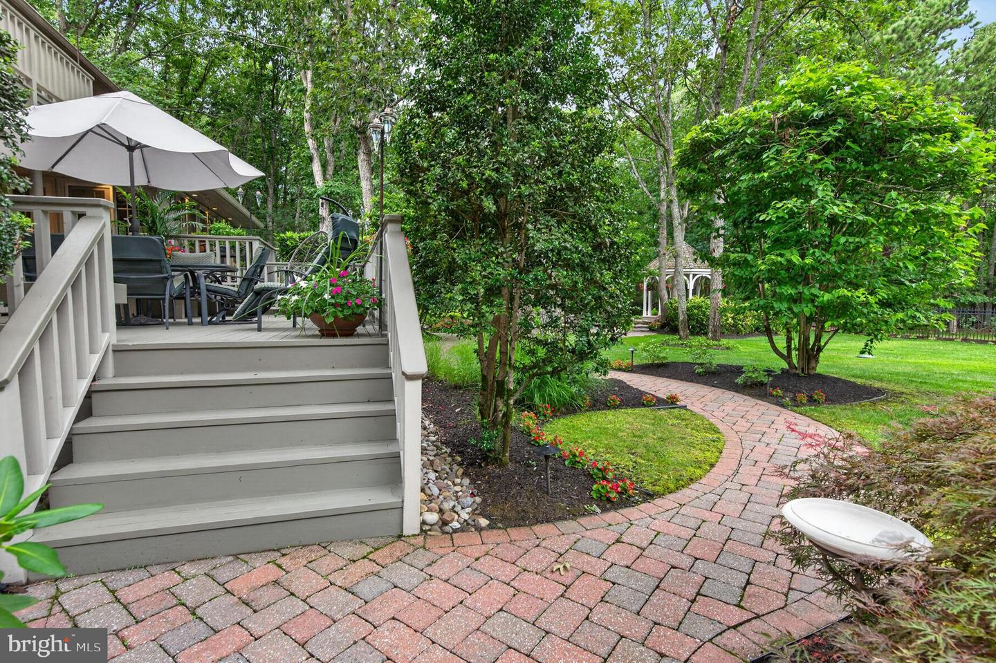 8 Pinecrest Dr — photo