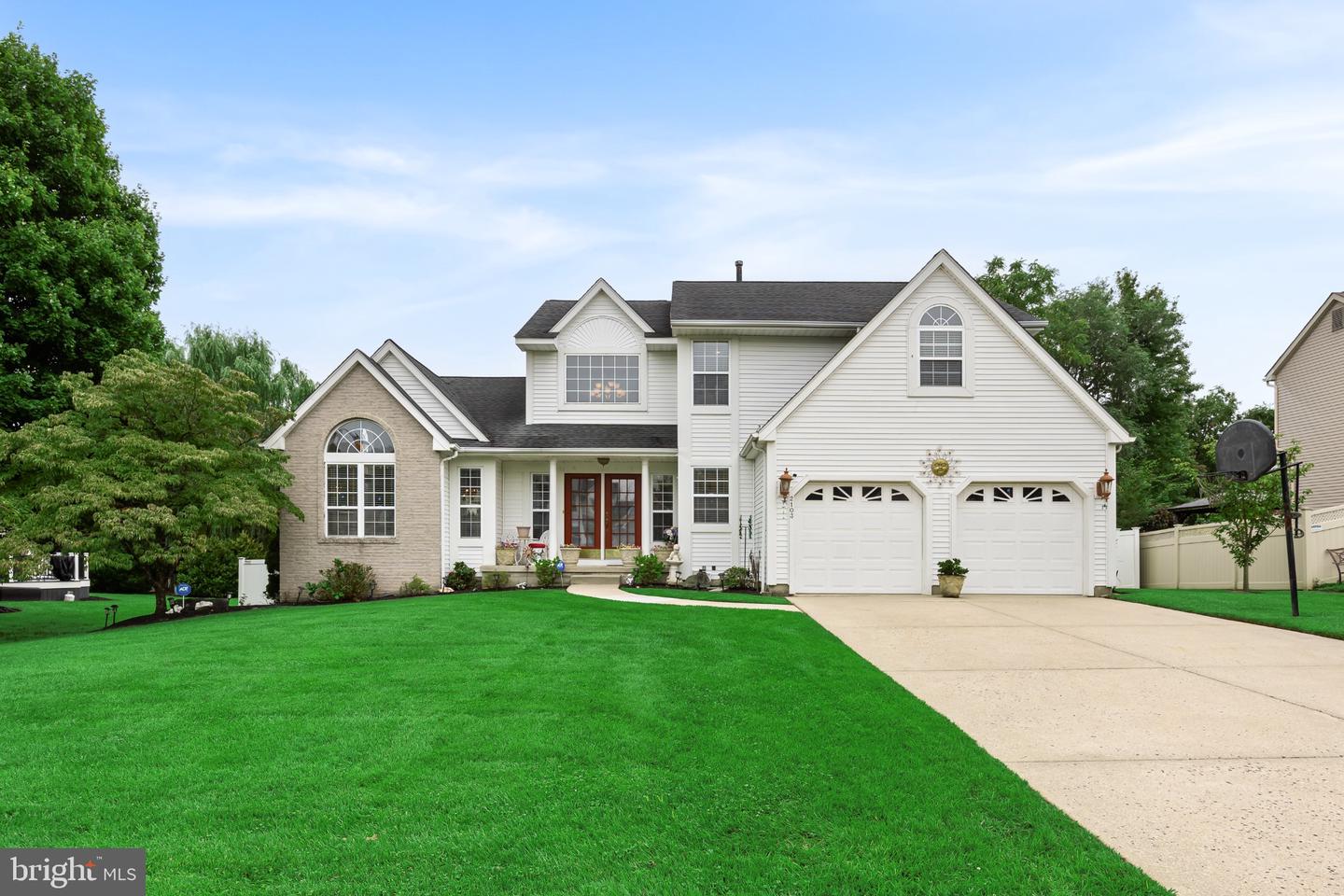 2103 Berwick Dr — photo
