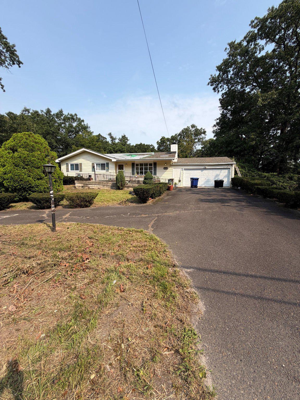 635 Lakehurst Rd — photo