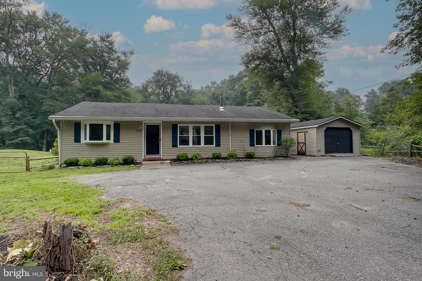 408 Burrs Mill Rd — photo