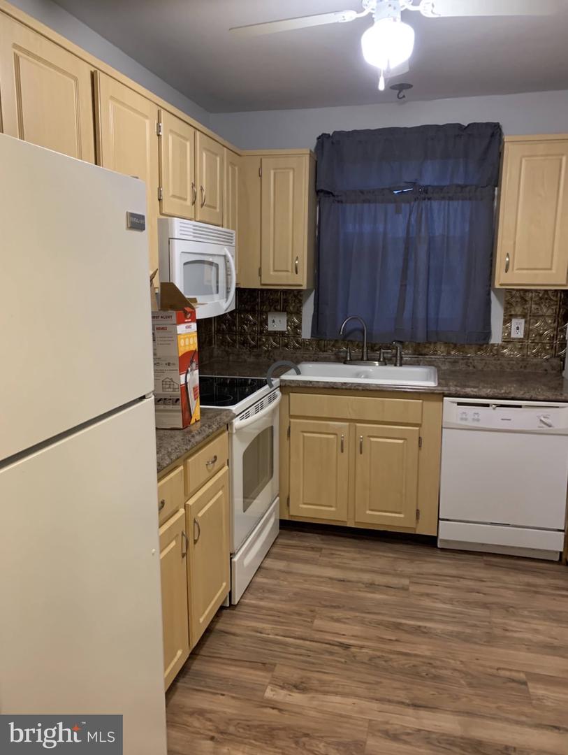25 Florence Tollgate Pl #4 — photo