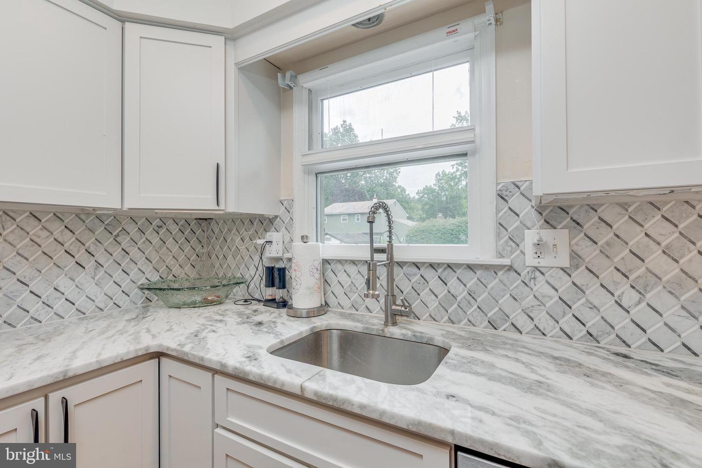 507 Perry Dr — photo