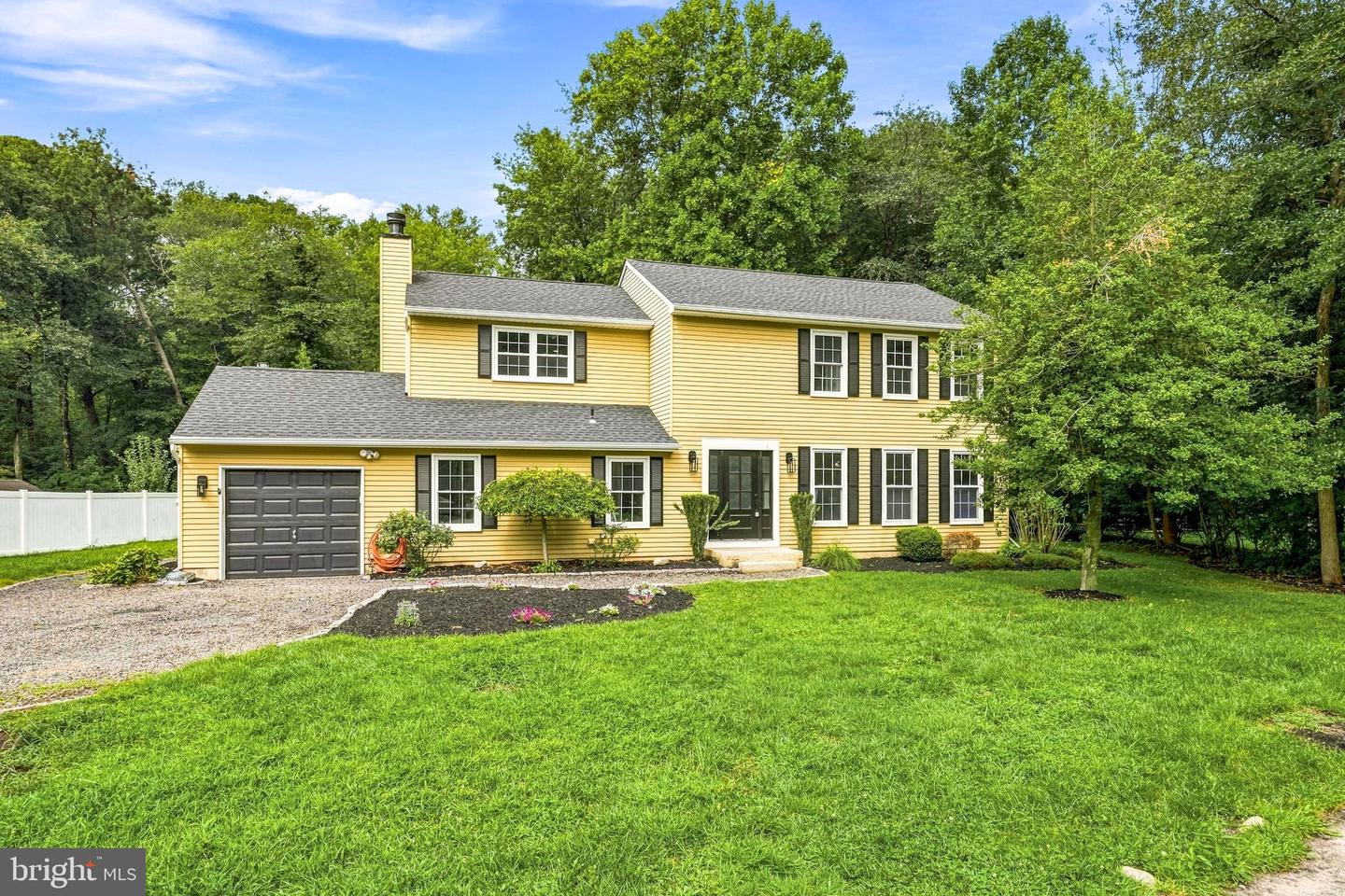 12 Halifax Ct — photo