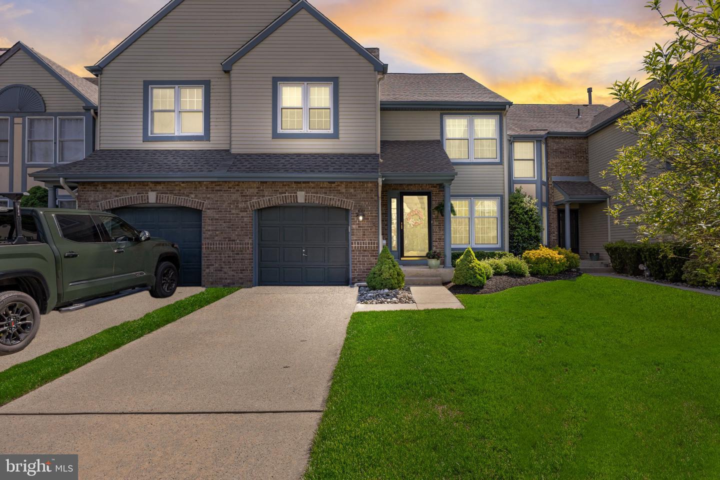28 Hilltop Ln — photo