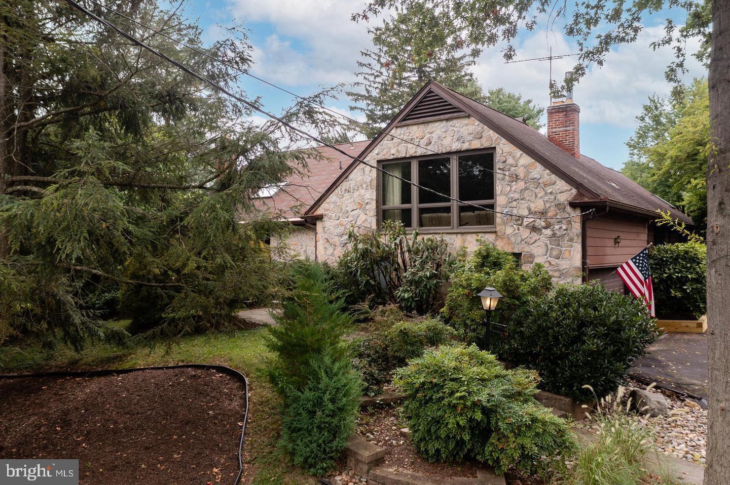 1 Buttonwood Ln — photo