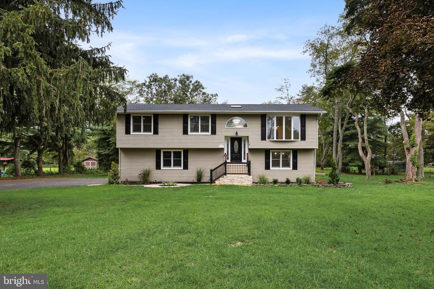 719 Kettle Run Rd — photo
