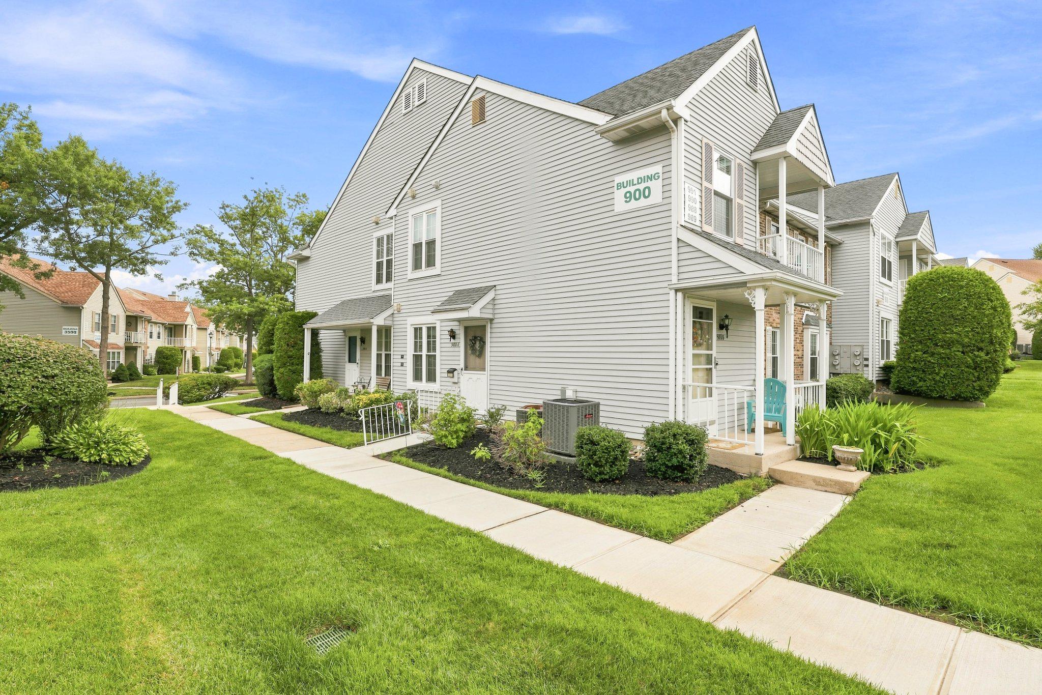988-A Scotswood Ct — photo