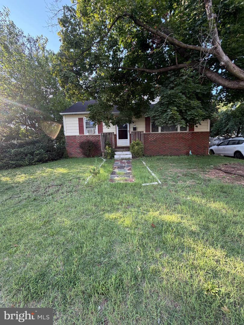 105 Fairfax Dr — photo