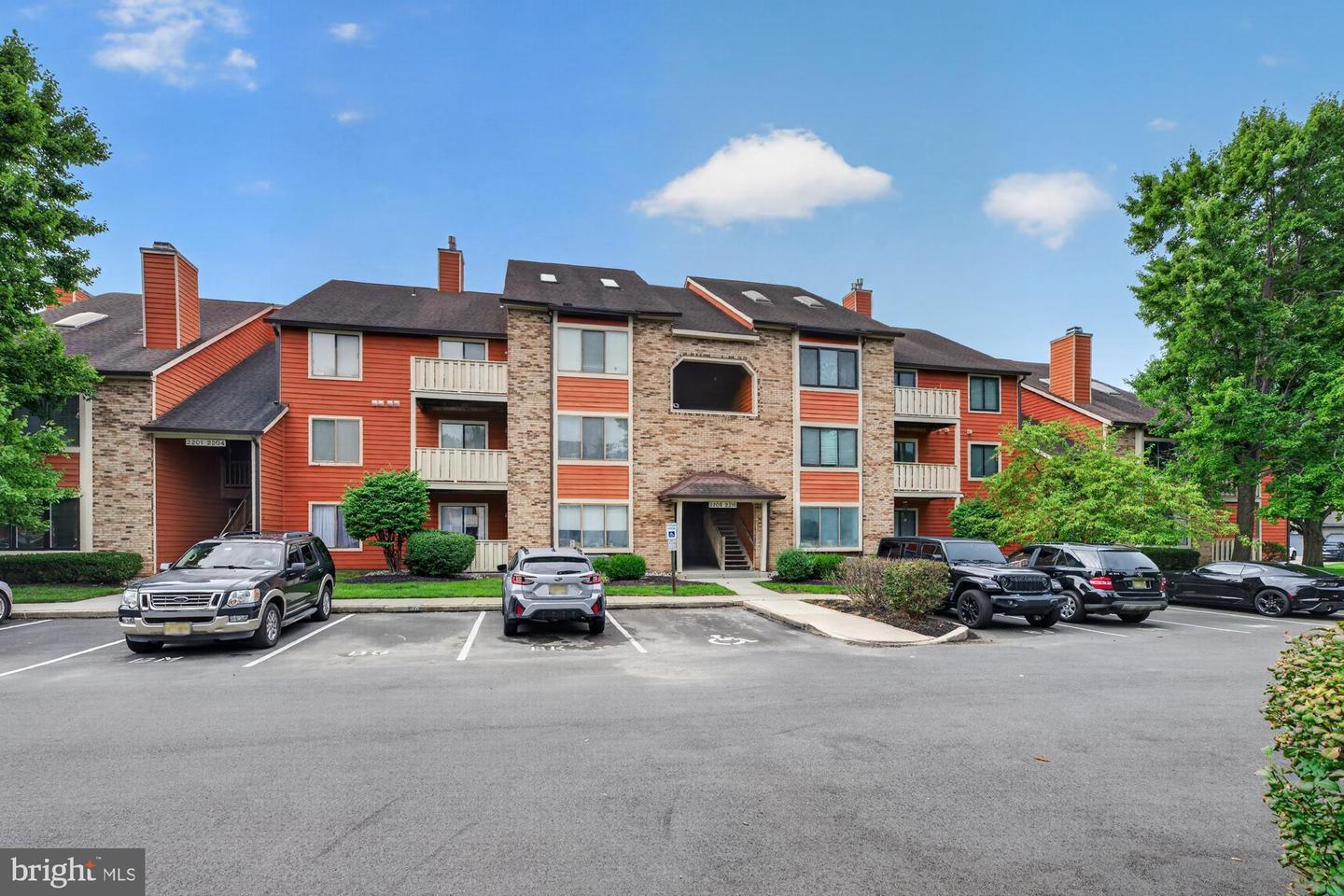2215-C Durham Ct — photo