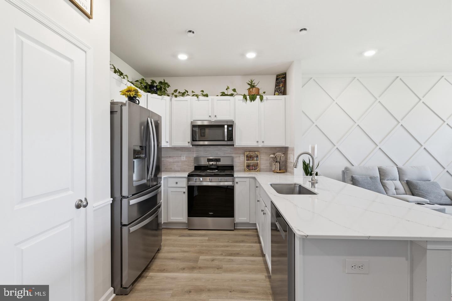 53 Elliot Ln — photo