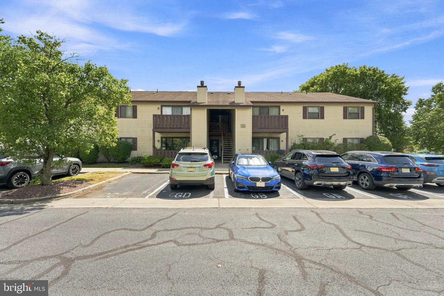 903 Lindsey Ct — photo