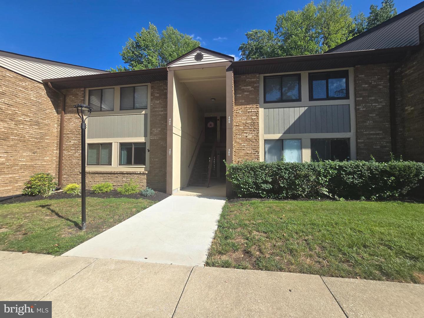 115 E Kings Hwy #406 — photo