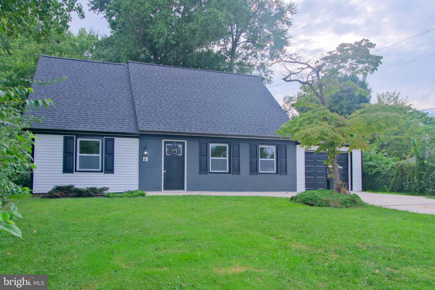 6 Minstrel Ln — photo