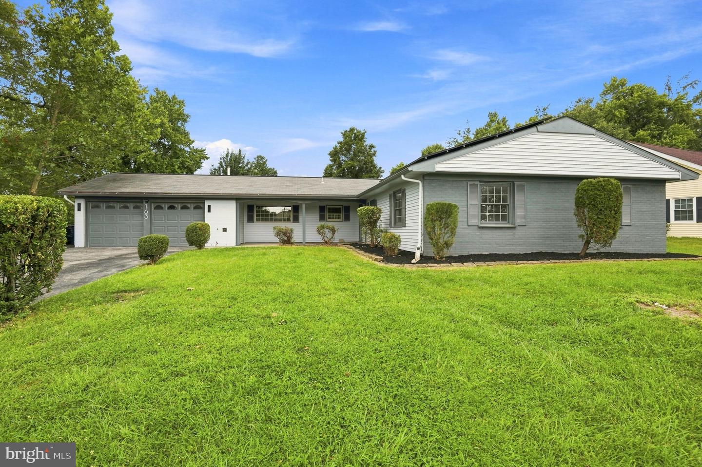 163 Twin Hill Dr — photo