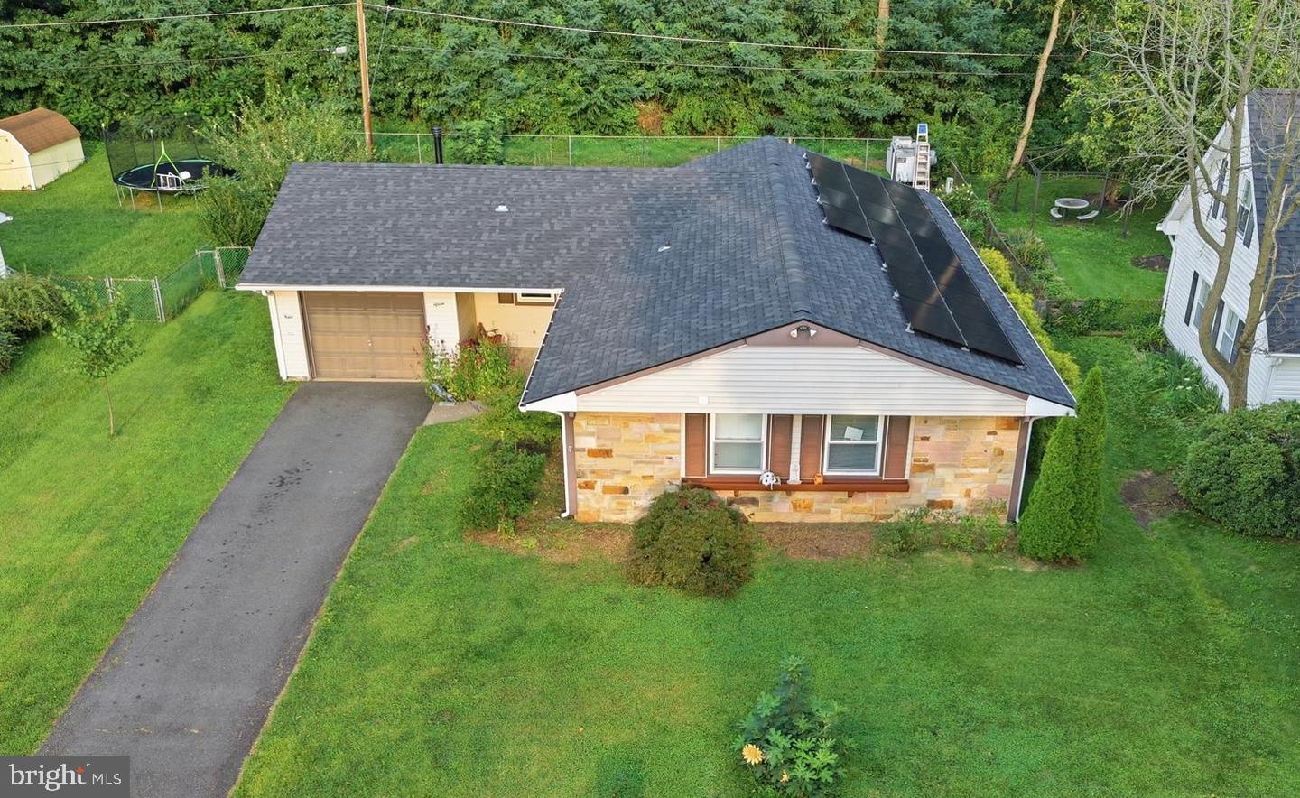 15 Echo Ln — photo