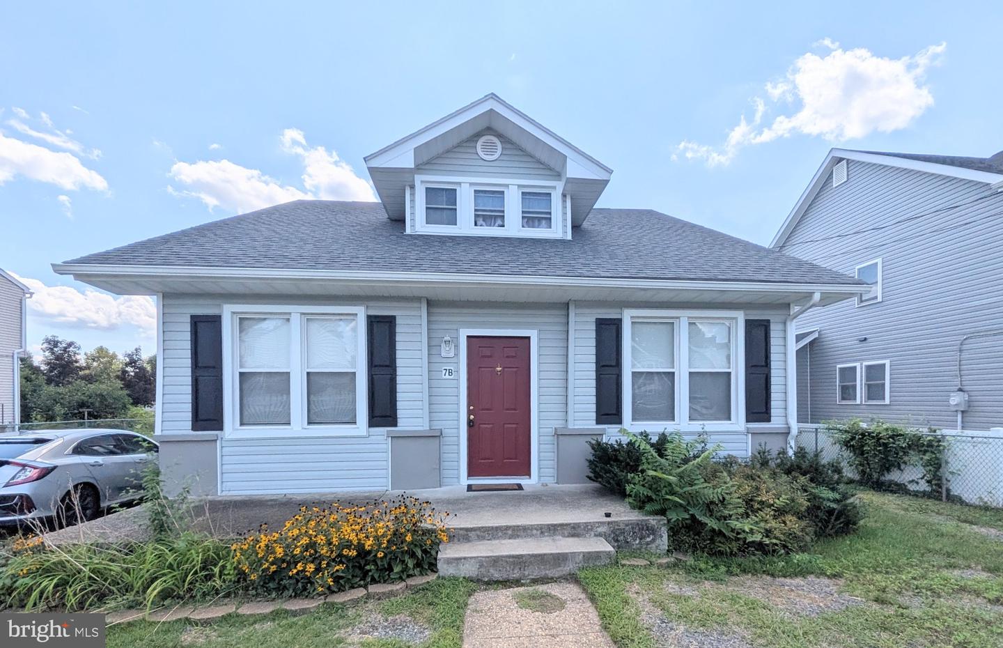 7 Dresser Ave #B — photo