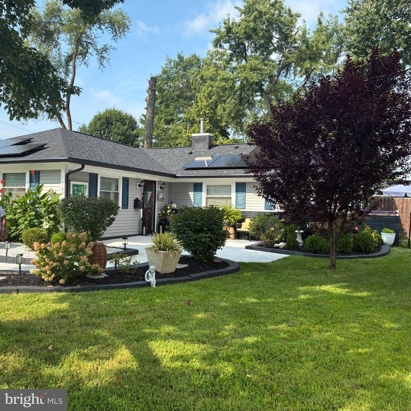 160 Somerset Dr — photo