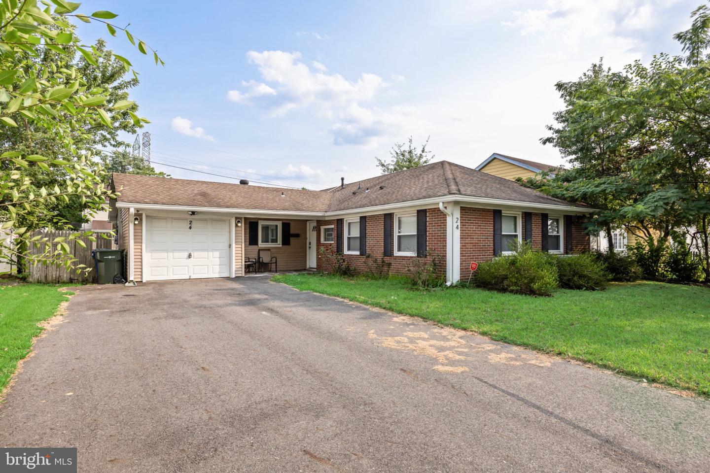 24-24 Mayapple Ln — photo