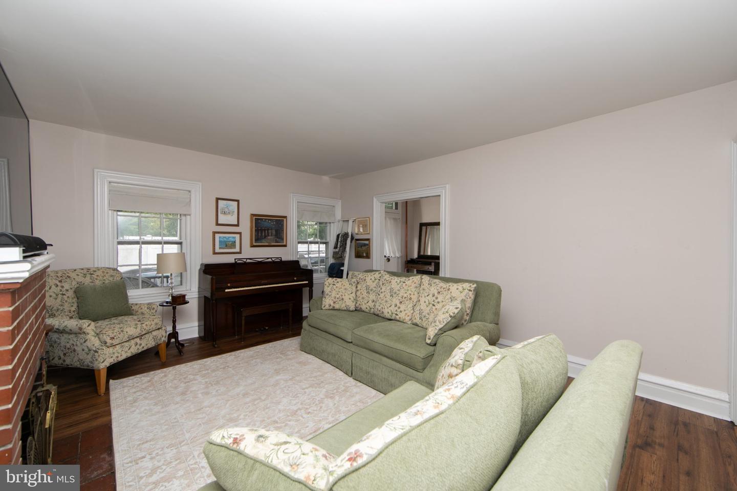 303 Van Sciver Street, Beverly, NJ 08010 — photo 2